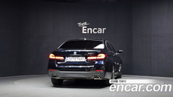 BMW 5-Series 520i M Sport — 2022
