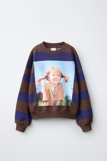 ZARA ТОЛСТОВКА В ПОЛОСКУ С ПРИНТОМ «ПЕППИ ДЛИННЫЙЧУЛОК» © ASTRID LINDGREN COMPANY, КОРИЧНЕВЫЙ