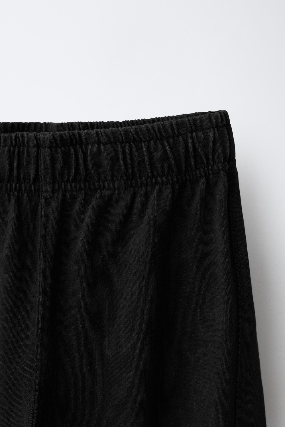 ZARA КОМПЛЕКТ ИЗ ФУТБОЛКИ И БРЮКОВ-БАЛЛОНОВ, ЧЕРНЫЙ