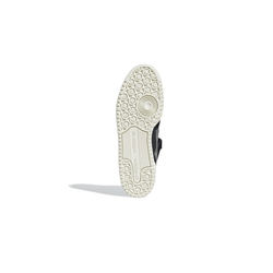 alt="Фирменные три полоски и кремовая промежуточная подошва на adidas Forum 84 Low Q46366"