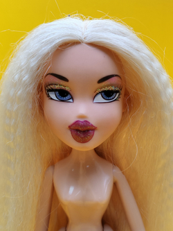 Кукла Bratz Wintertime Wonderland Cloe 2003 винтаж 034382