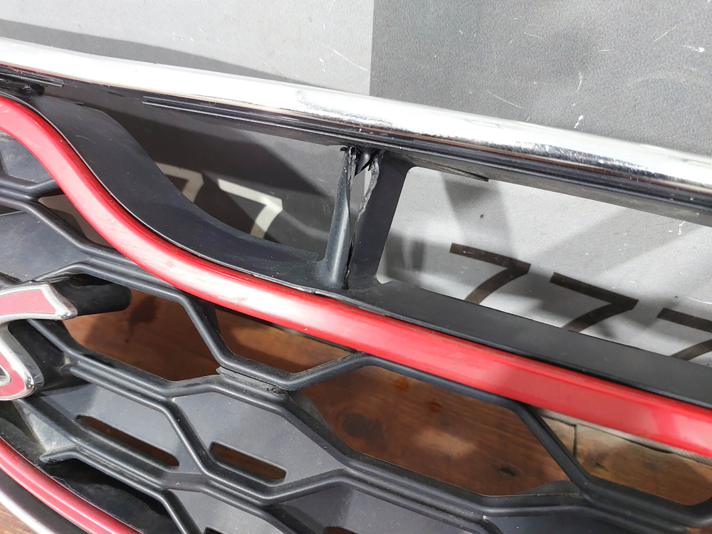 Решетка радиатора MINI Countryman 2 (F60) 16-20 Б/У Оригинал 51137405406