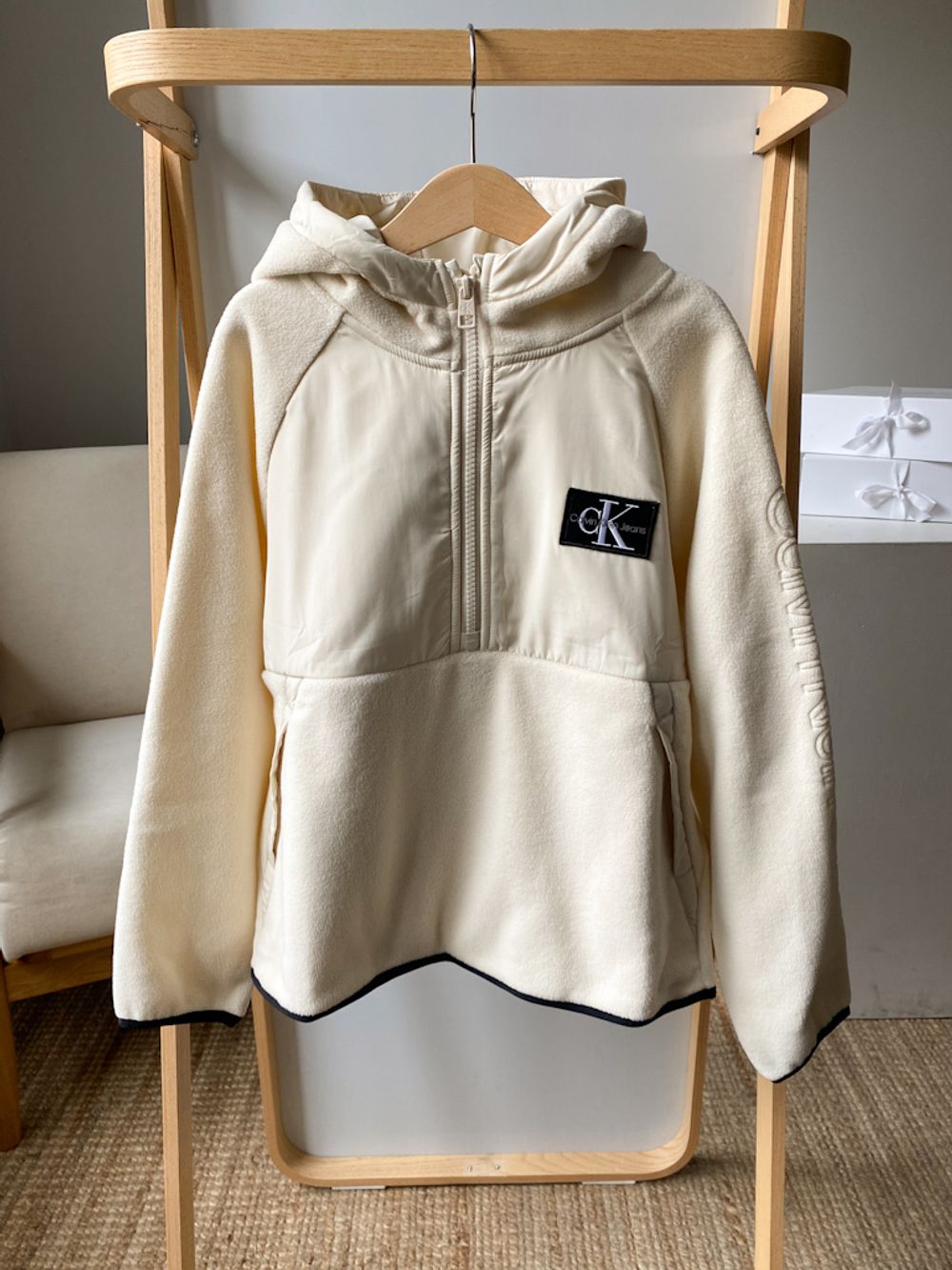 Новая толстовка Calvin Klein, 140