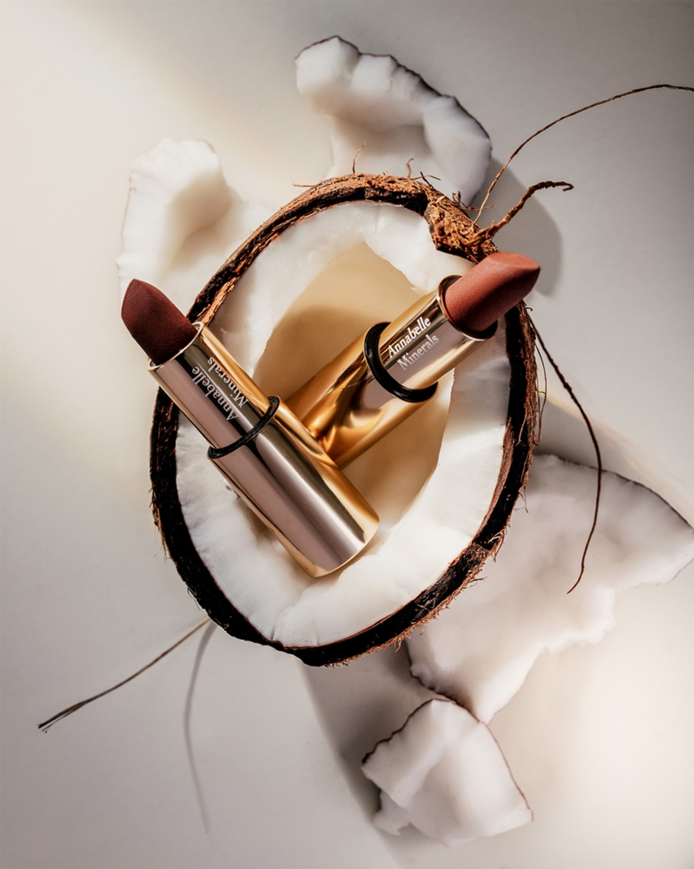 Annabelle Minerals Sheer Lipstick Refill - Увлажняющая блестящая помада для губ оттенок Coconut, 3 g