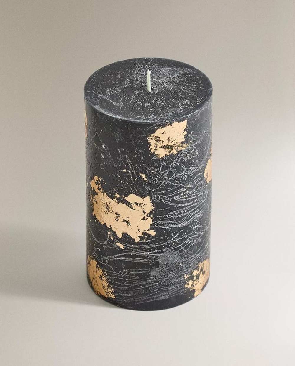 ZARA HOME БОЛЬШАЯ АРОМАТИЧЕСКАЯ СВЕЧА WINTER CYPRESS ЦИЛИНДРИЧЕСКОЙ ФОРМЫ