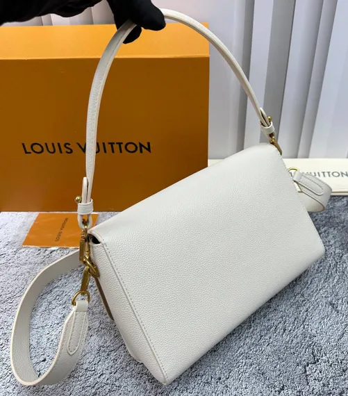 Сумка женская Louis Vuitton Soft Twist белый