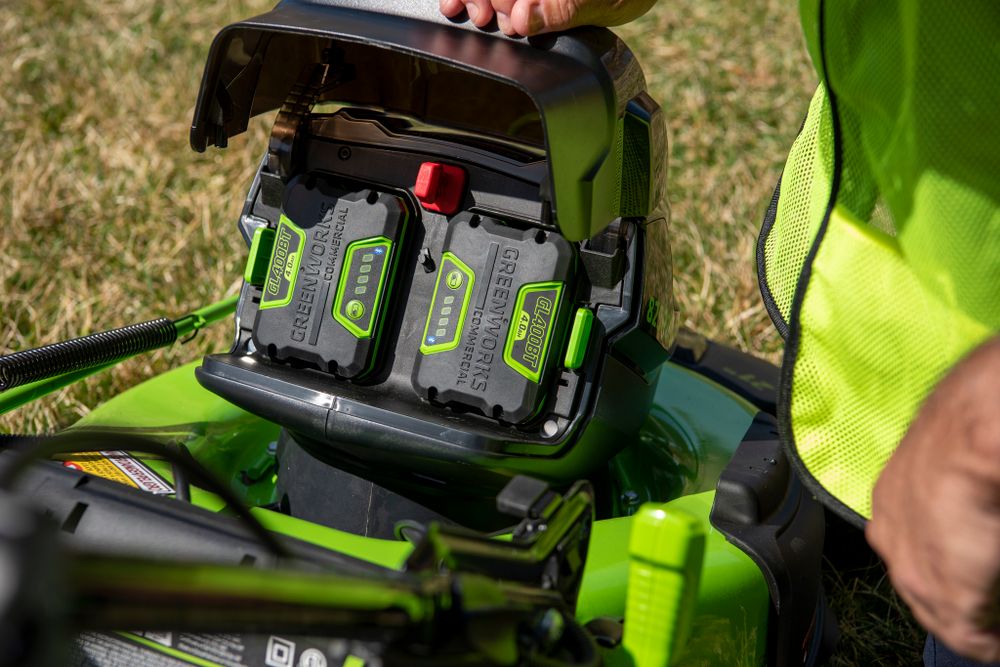 Аккумуляторная самоходная газонокосилка Greenworks GC82LM51SP2K5, 2515907UB.82v, 51 см, АКБ 5 А·ч и ЗУ