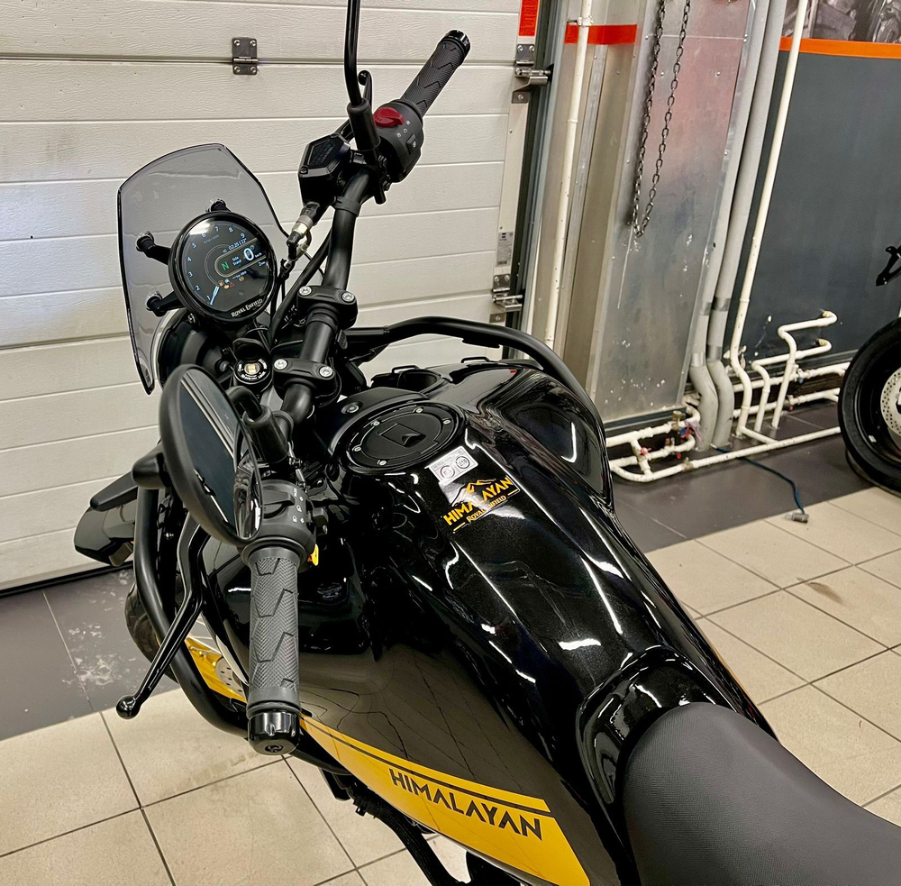 Royal Enfield Himalayan 450 Hanle Black (Premium)