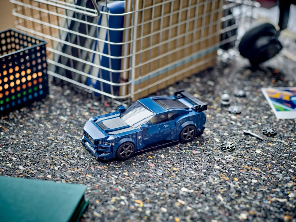 Конструктор LEGO Speed Champions 76920 Спортивный автомобиль Ford Mustang Dark Horse
