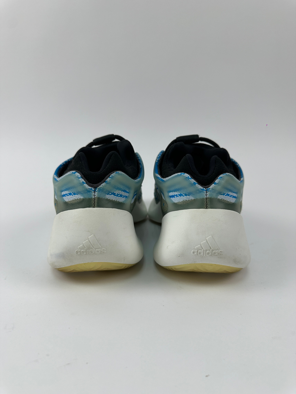 Кроссовки Adidas Yeezy 700 V3 Arzareth