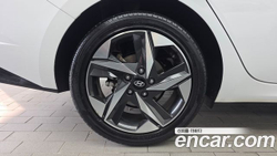 Hyundai AVANTE 1.6 — 2021