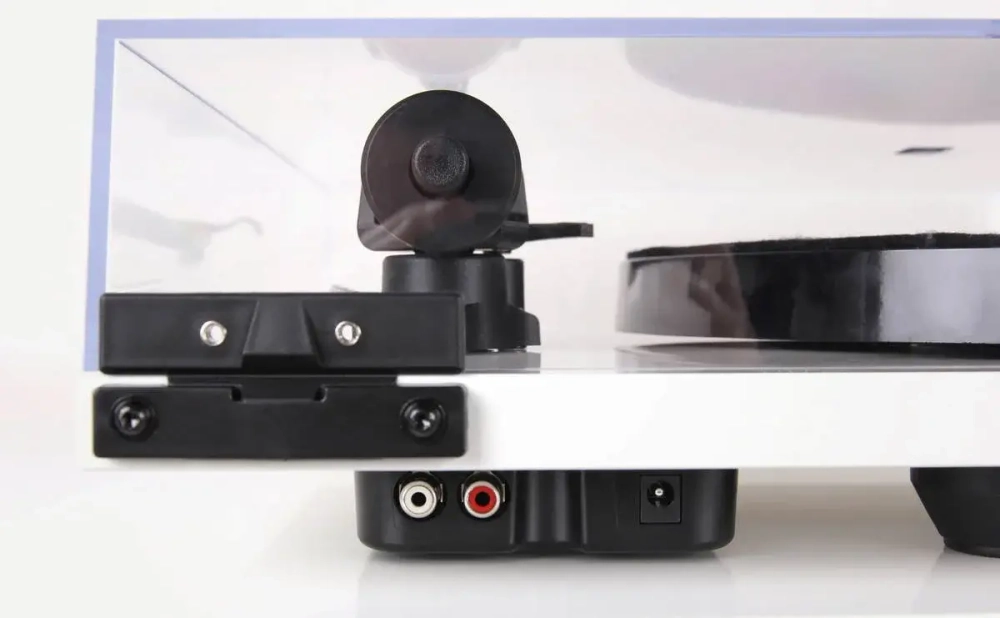 REGA PLANAR 1 Plus MATT WHITE ПРОИГРЫВАТЕЛЬ ВИНИЛОВЫХ ПЛАСТИНОК