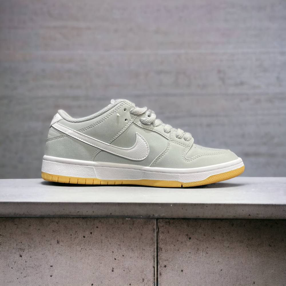 Nike SB Dunk Low • White Gray