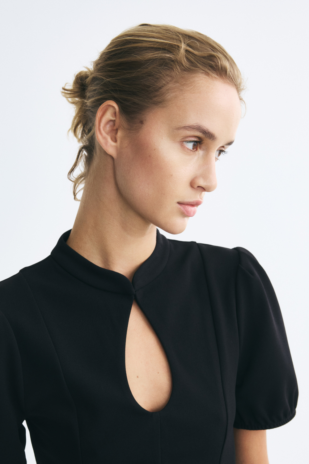 Топ Ponte di Roma с вырезом-окошком - H&M
