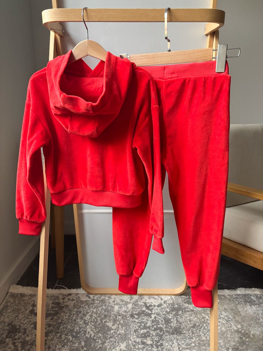 Велюровый костюм Moschino, 116