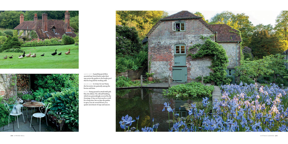 English Gardens: From the Archives of Country Life Magazine