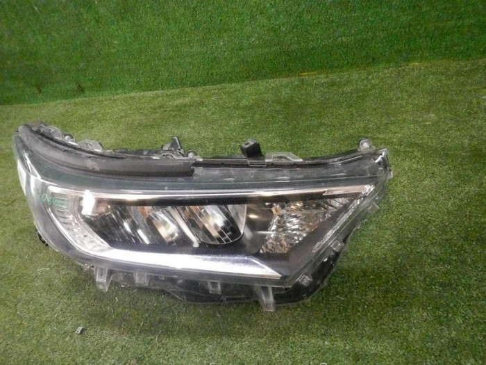 Фара правая Toyota RAV4 5 XA50 (2018-н.в.) LED