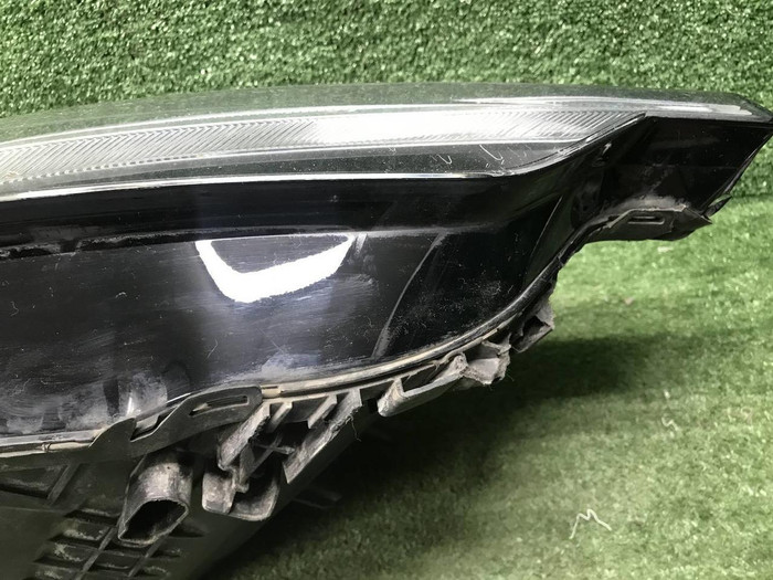 Фара правая Volvo XC60 2 (2017-2021) LED
