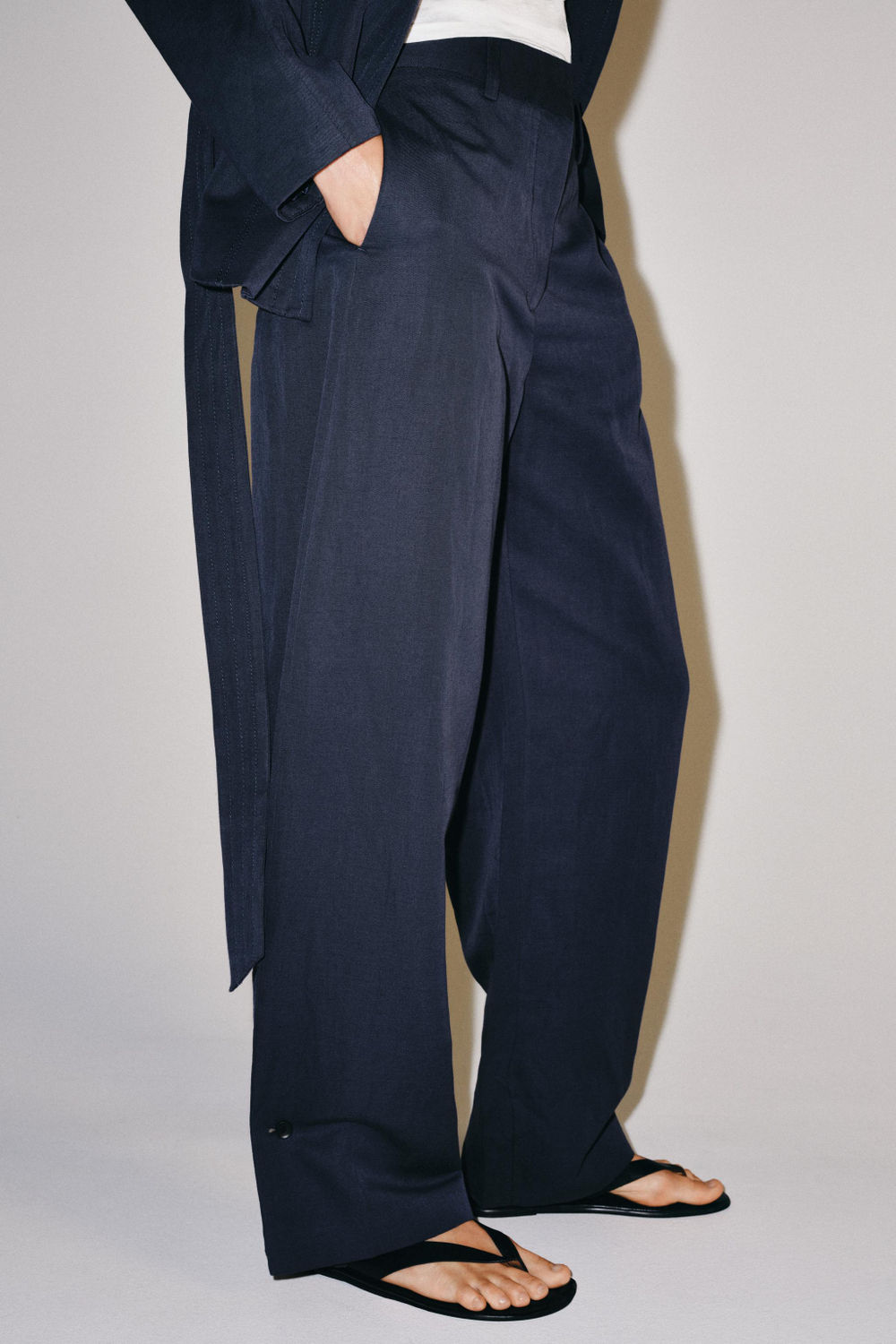 БРЮКИ BARREL ИЗ СМЕСОВОГО ЛЬНА — ZW COLLECTION — ZARA