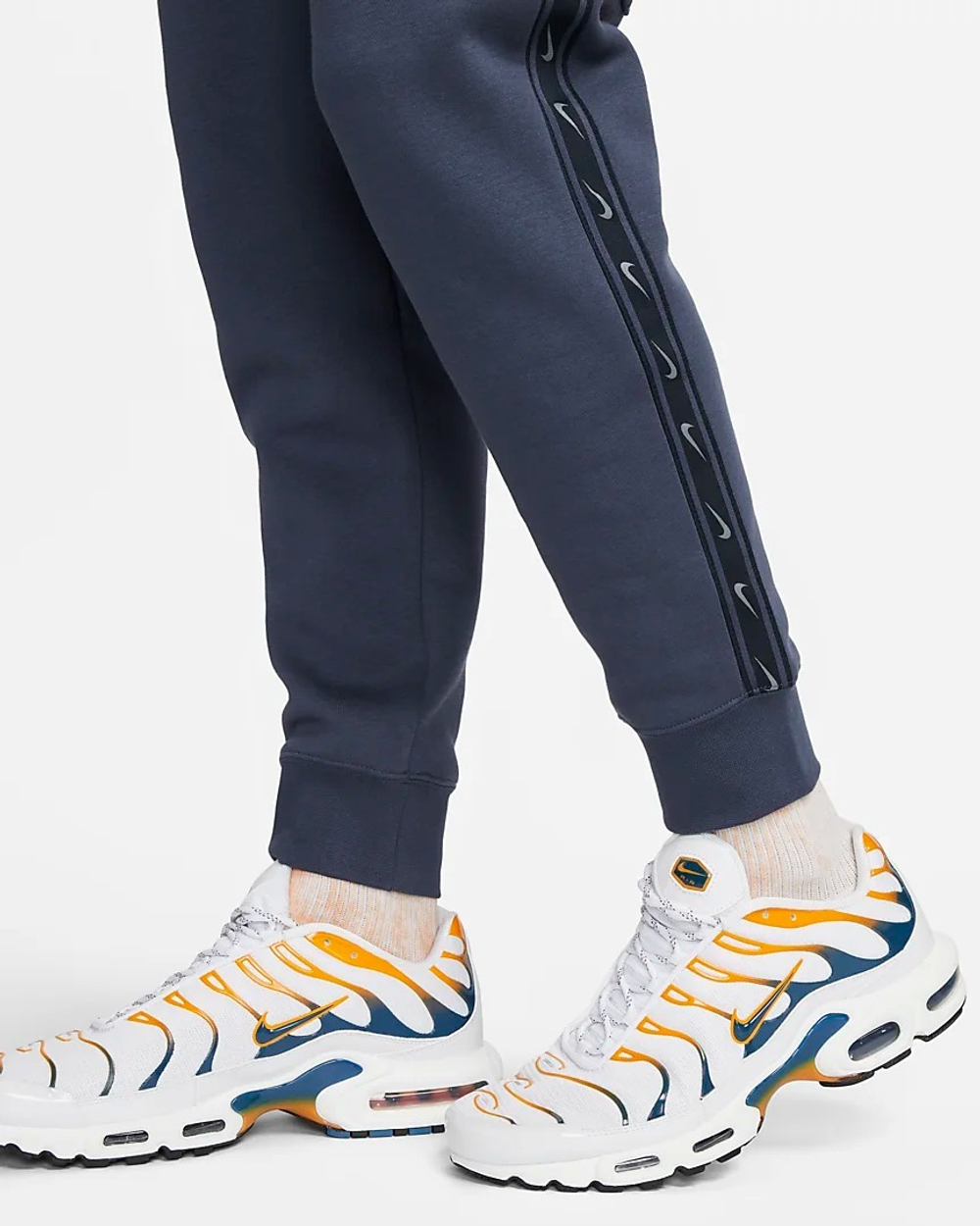 Брюки мужской NIKE M NSW REPEAT SW FLC CARGO PANT