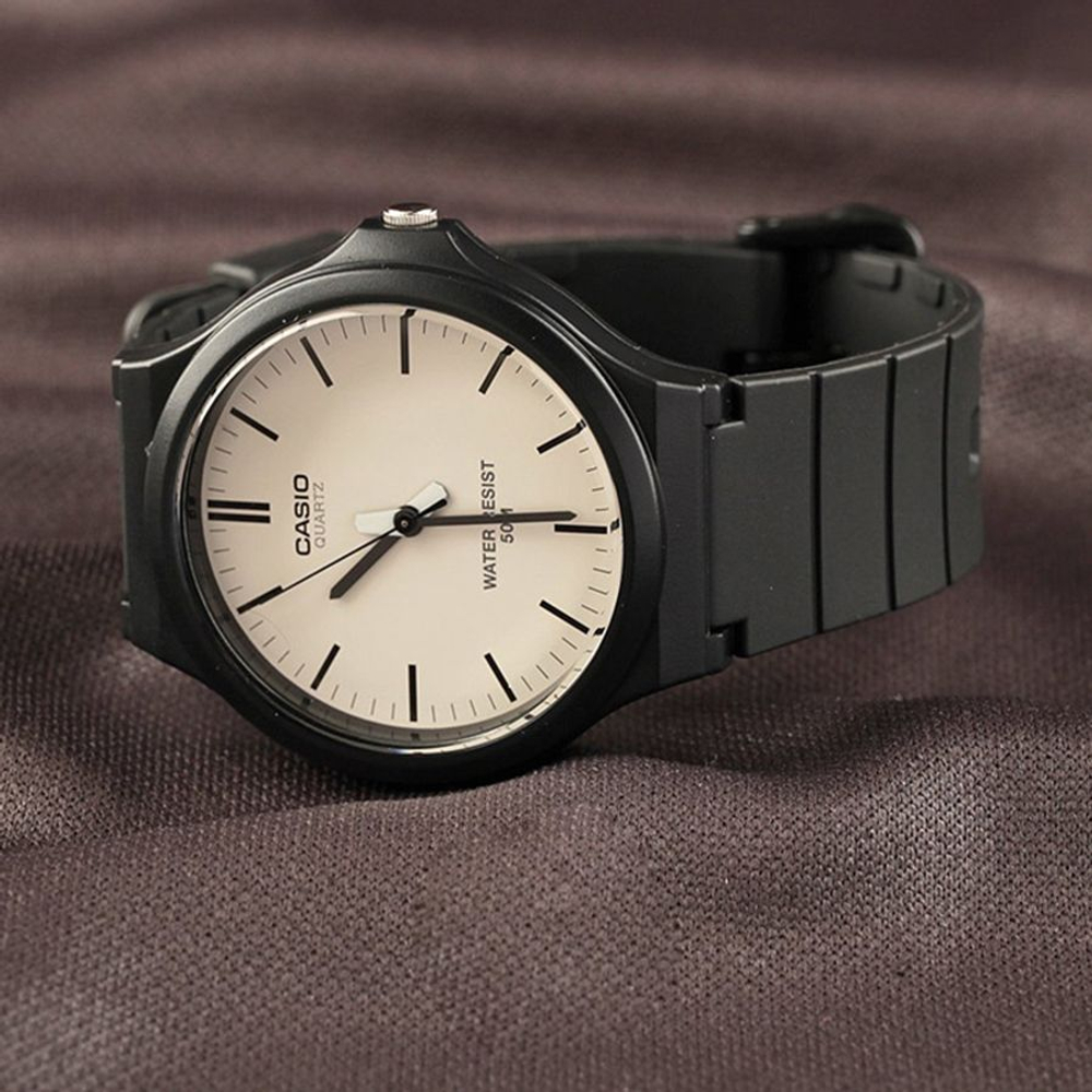 Мужские наручные часы Casio Collection MW-240-7E