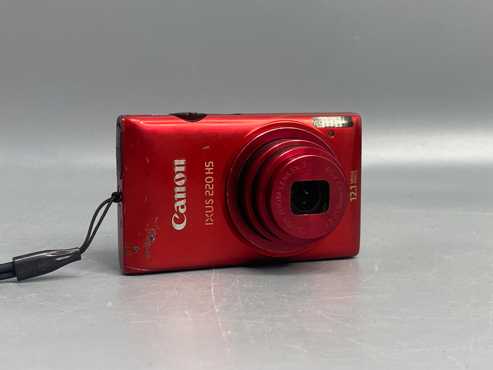 Canon IXUS 220 HS