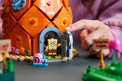 Конструктор LEGO Icons 11386 SpongeBob SquarePants: Bikini Bottom
