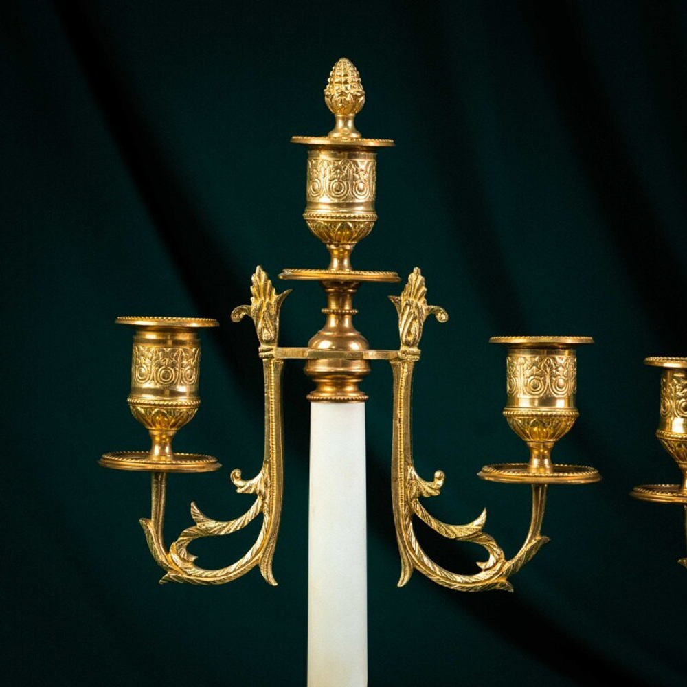 Каминный часовой гарнитур в стиле Людовика XVI