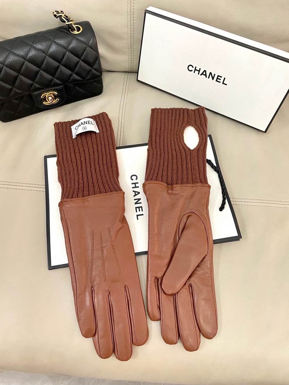 Женские перчатки Chanel — коричневые с длинными трикотажными манжетами — фото 2