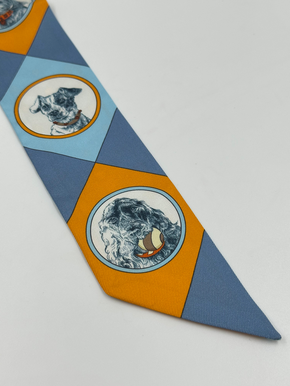 Шарф-твилли Hermes «Colliers et Chiens»