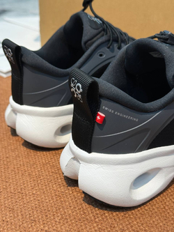 Кроссовки On Running x Loewe