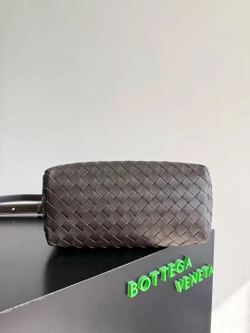 Мужская коричневая сумка-мессенджер Bottega Veneta Andiamo Small
