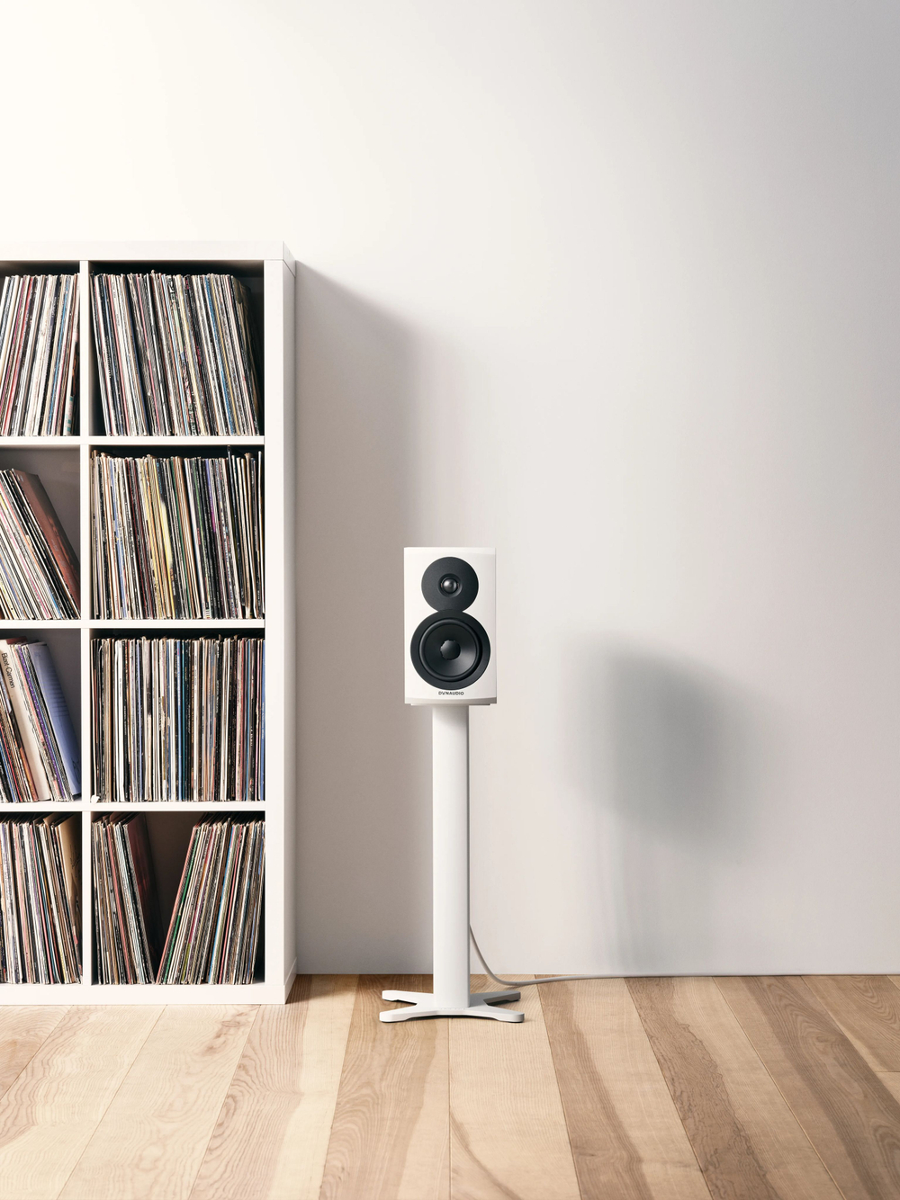 Полочная акустика Dynaudio Emit 10