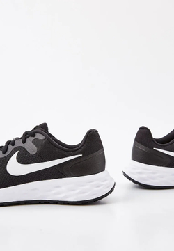 Кроссовки мужские NIKE Revolution 6