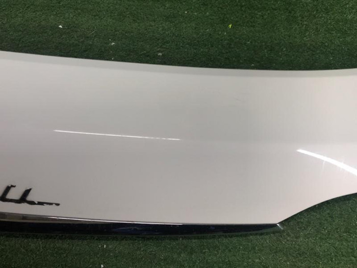 Спойлер крышки багажника Maserati Levante (2016-2020)