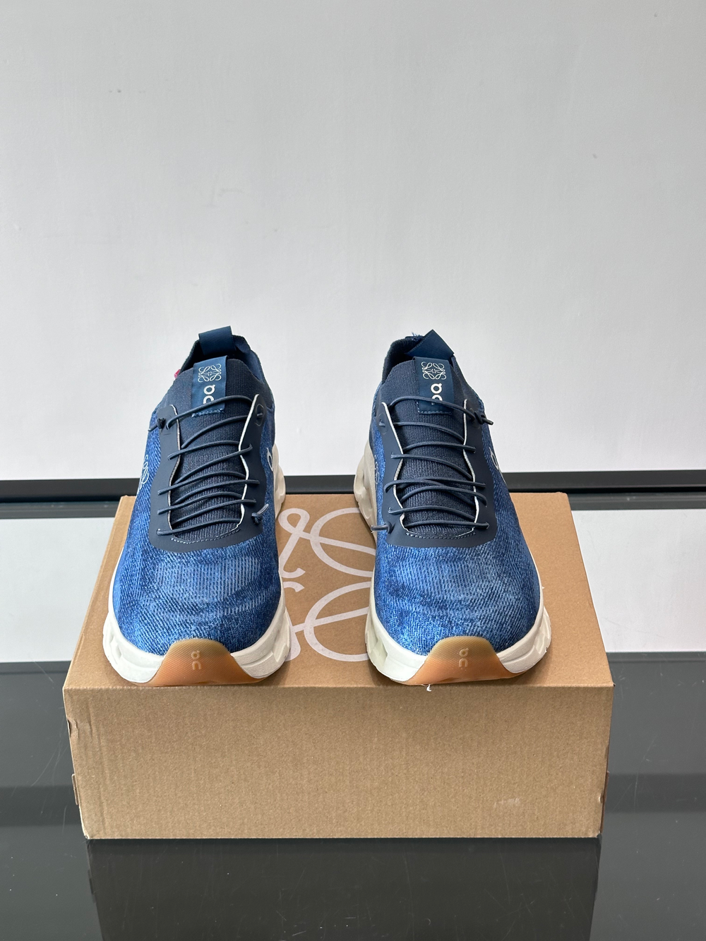 Кроссовки On Running x Loewe Cloudsolo