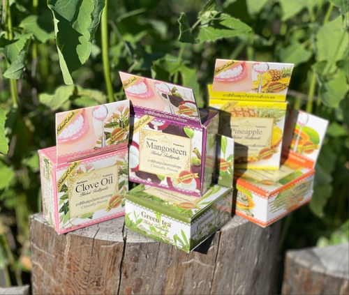 Зубная паста кокосовая Herbal Coconut Toothpaste Rochjana