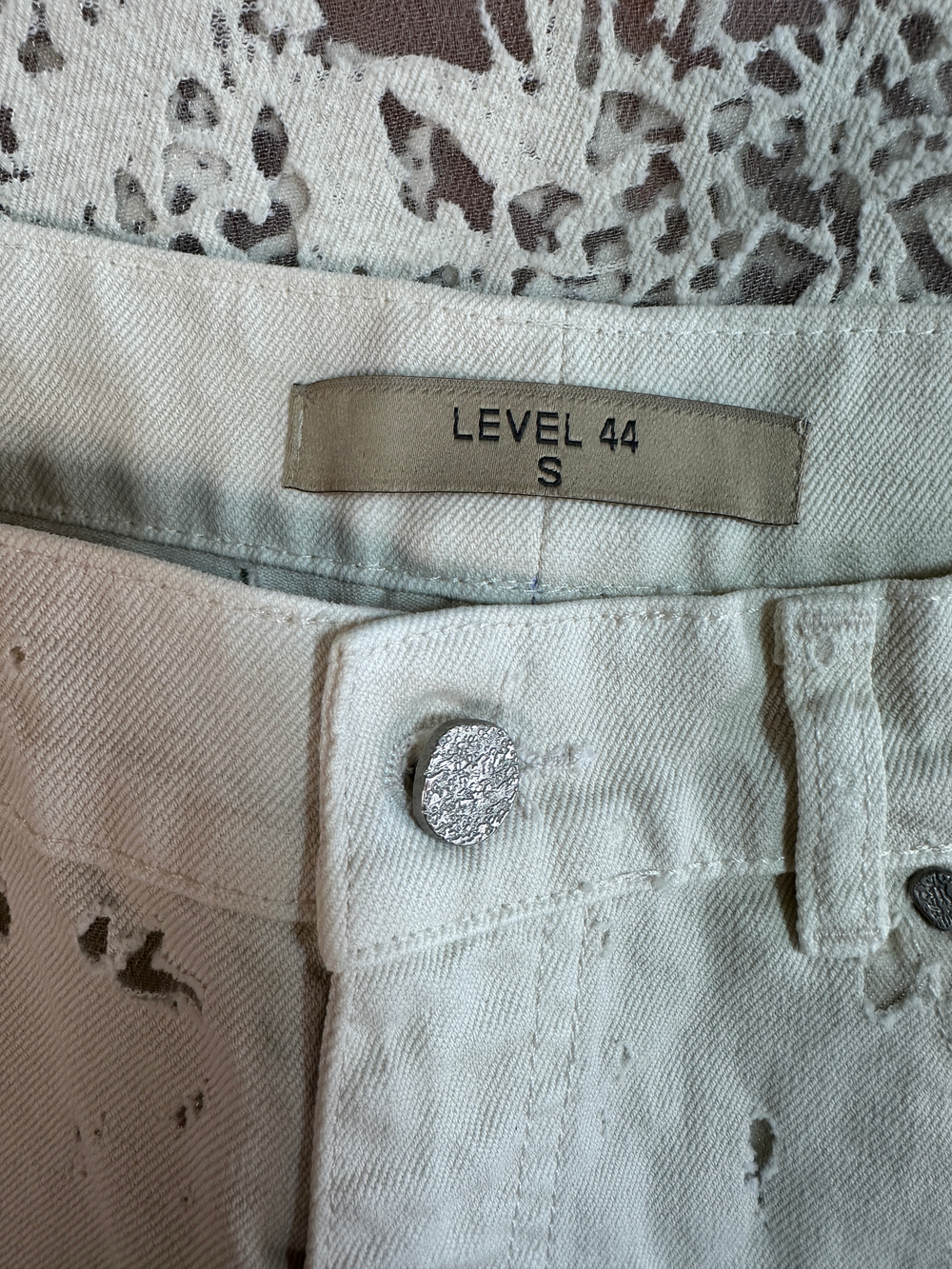 Джинсы Level44