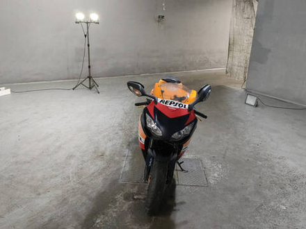 Honda CBR1000RR	2008