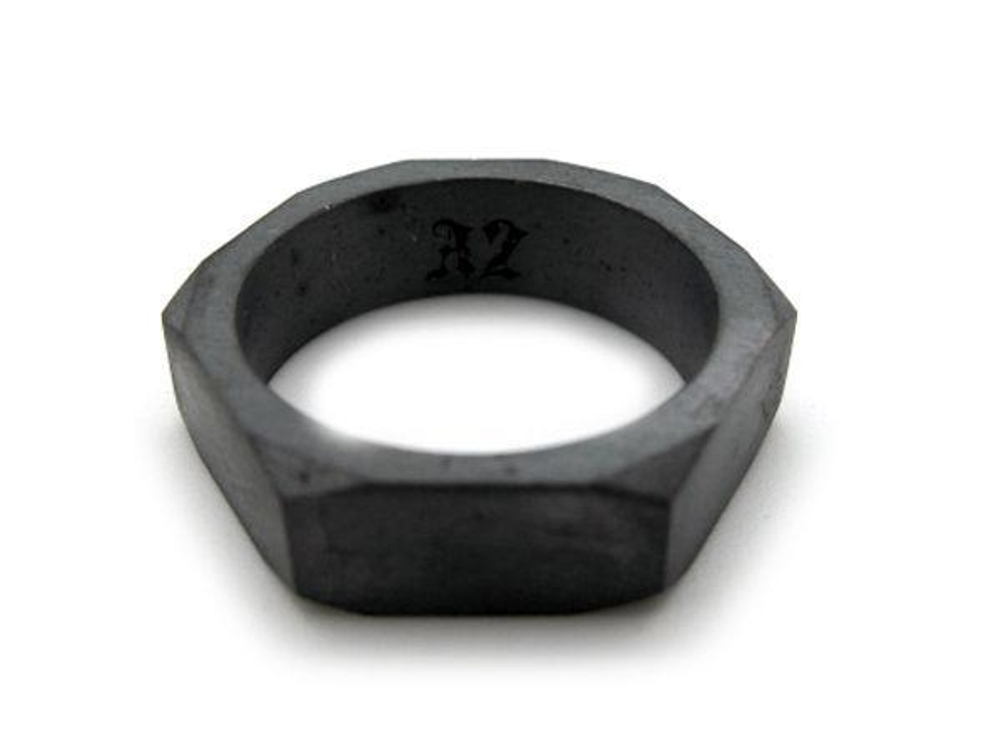 Кольцо из серебра "Black Nut"  AZR-077