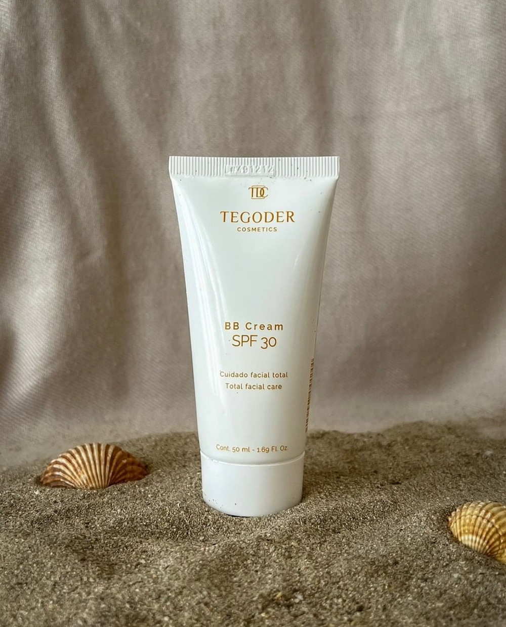 Специальный крем для кожи лица BB Cream SPF-30