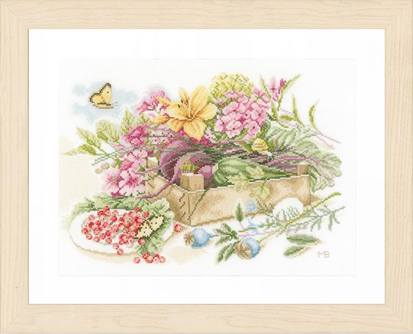 Набор для вышивания нитками Lanarte, In the garden, 37х25 см