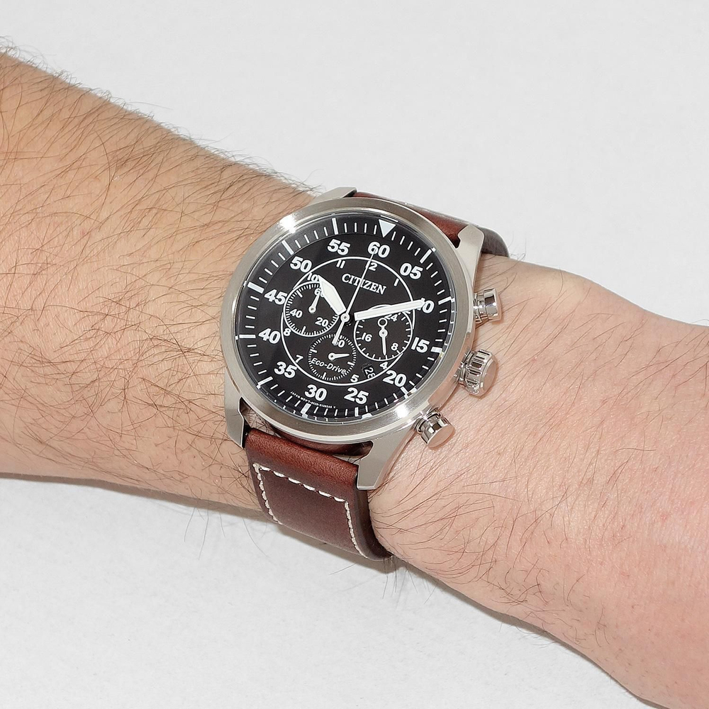 Мужские японские наручные часы Citizen CA4210-16E