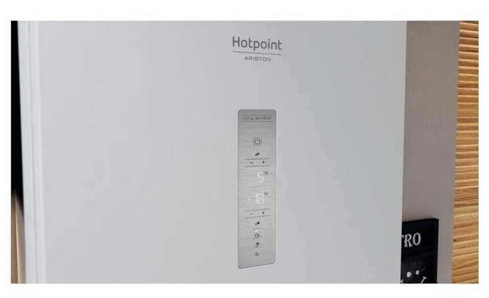 Холодильник Hotpoint-Ariston HFP 5200 W