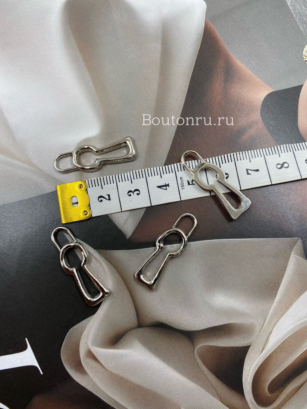 Пуллер для молнии / подвеска "Скважина" серебристый Скиап. 28 мм