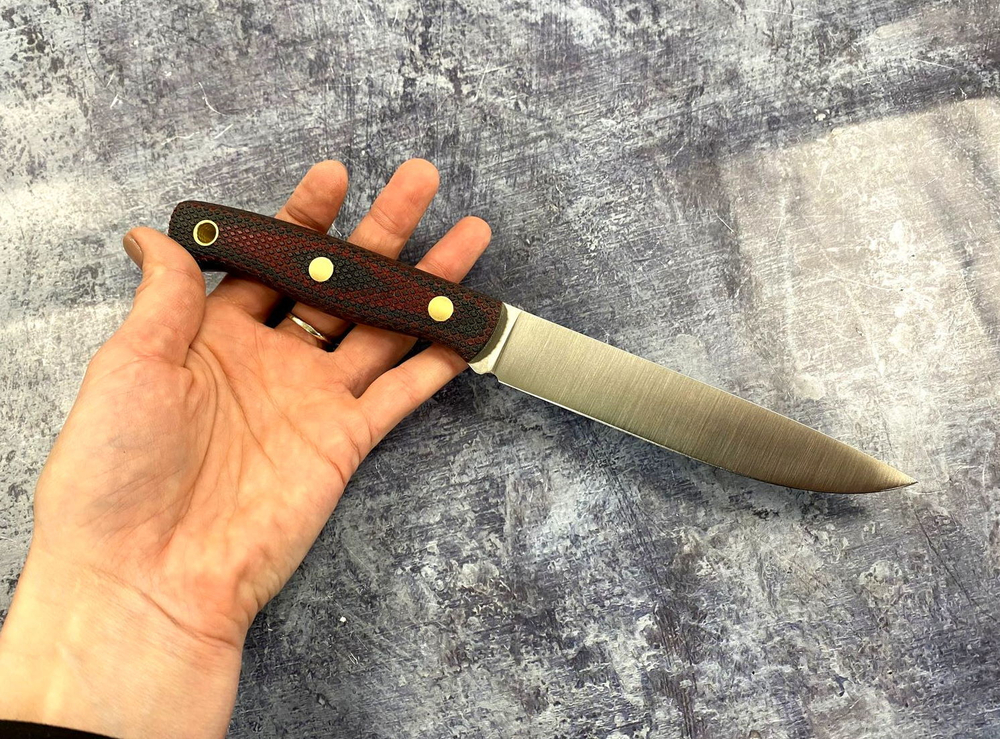 Нож Slender M, N690, микарта красно-черная, 212.0954