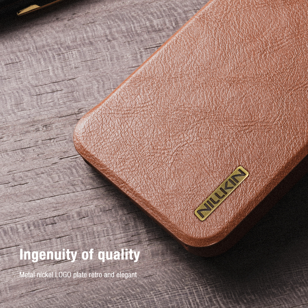 Кожаный чехол книжка коричневого цвета от Nillkin для Samsung Galaxy S25, серия Qin Pro Leather с сдвижной защитной шторкой для камеры
