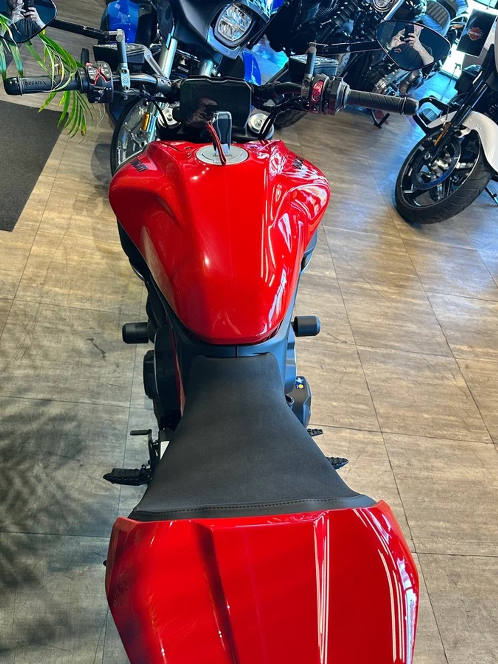 Ducati Diavel V4 (2023)