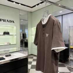 Футболка Prada