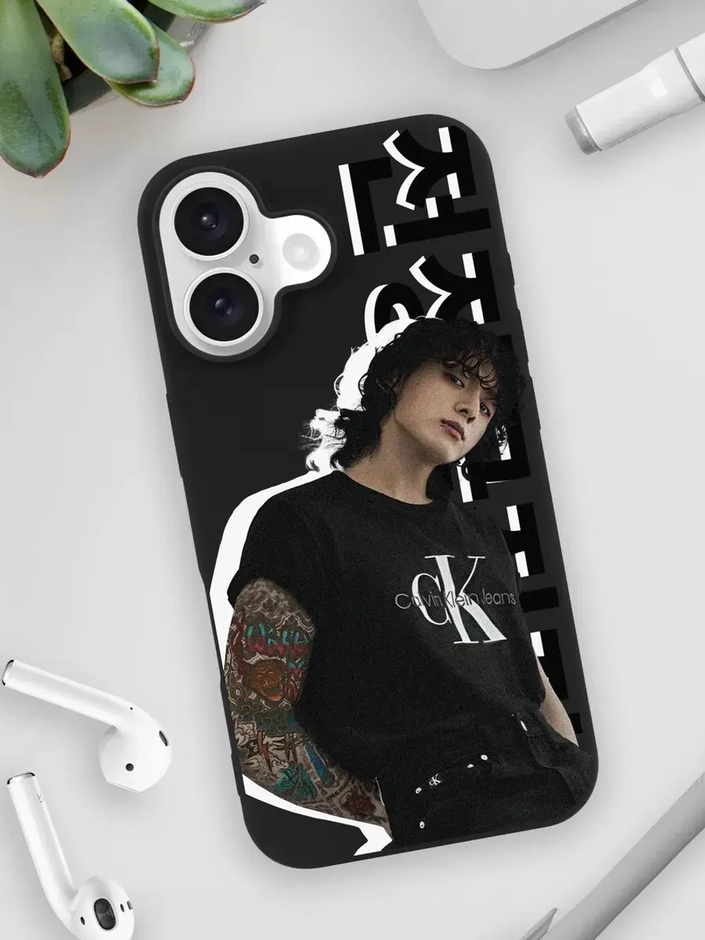 Чехол на iPhone 16